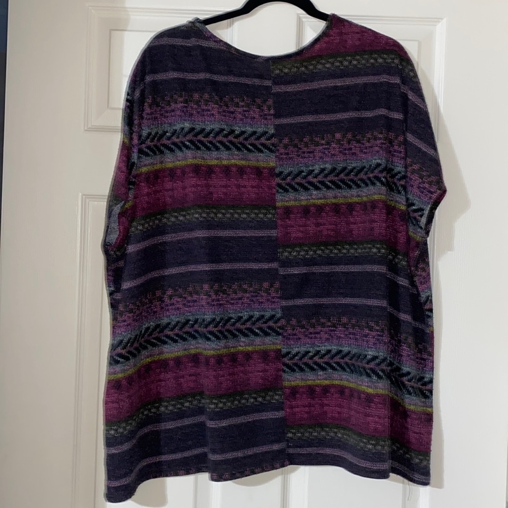 women’s top. size medium